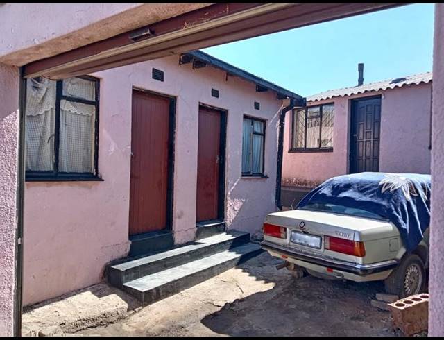 1 BEDROOM HOUSE FOR SALE IN DIEPKLOOF